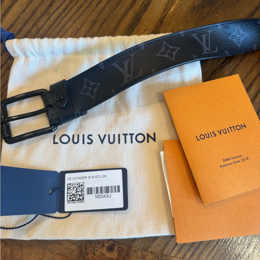 Authentic Louis Vuitton men’s voyager Monogram Belt black